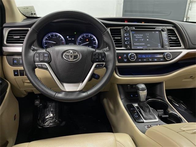 $24149 : Pre-Owned 2018 Highlander Lim image 5