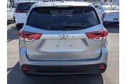 $24999 : Toyota Highlander 2018 LE 4d thumbnail