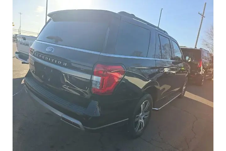 $35898 : Ford Expedition 2023 4x2 XLT image 4