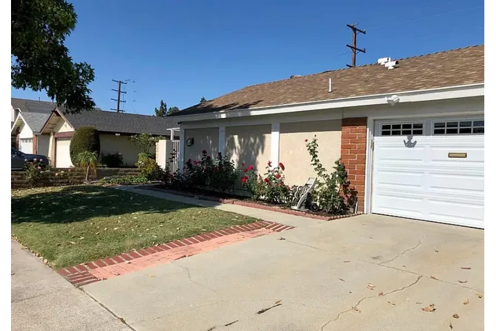 $2200 : ASTONISHING HOUSEHOLD FOR RENT image 1