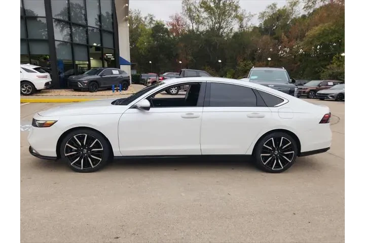 $30703 : Honda Accord Hybrid 2023 Tou image 3