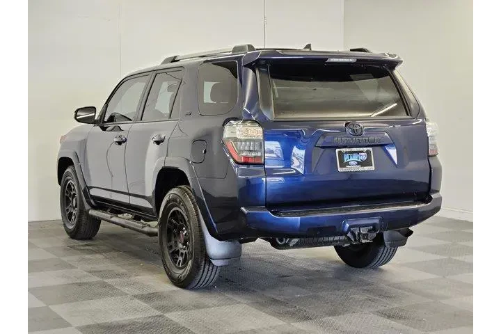 $34879 : Toyota 4Runner 2023 4x2 SR5 image 7
