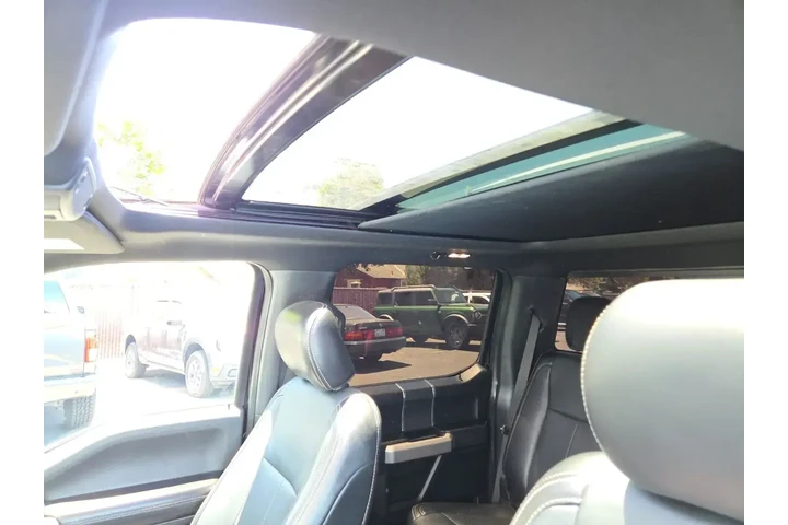 $32989 : Ford F-150 2019 4x4 Lariat 4 image 5