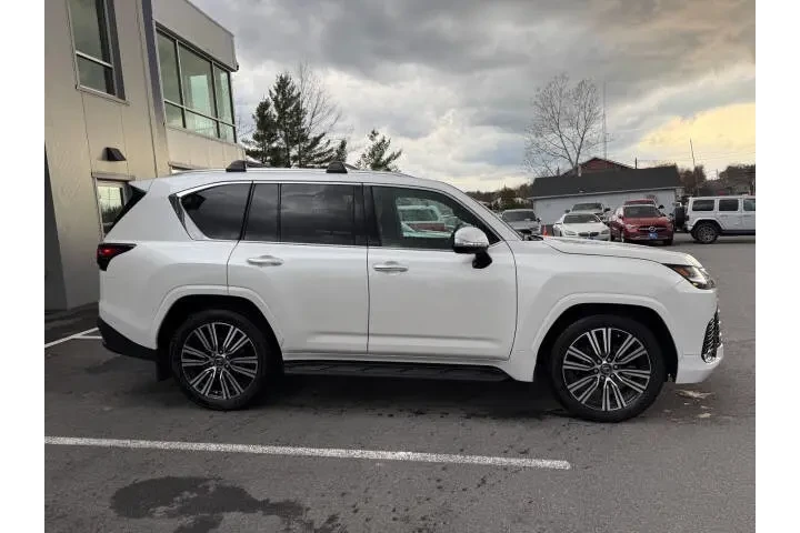 $114999 : 2026 LX 600 Luxury image 3