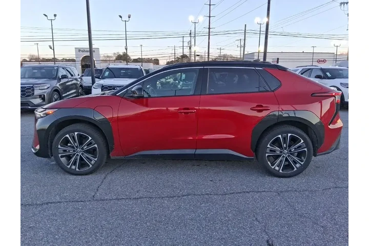 $28901 : Subaru Solterra 2023 AWD Lim image 8