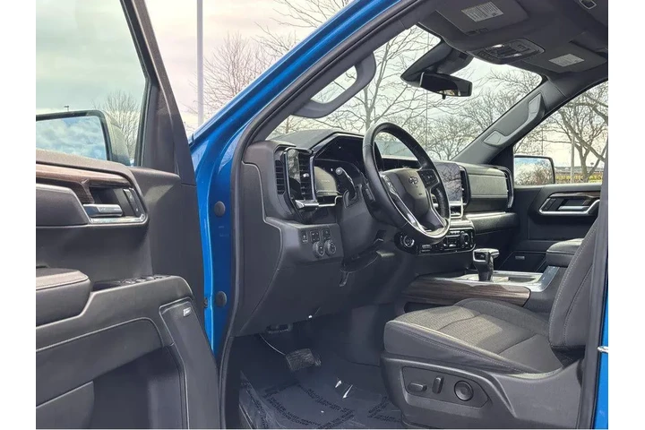 $40000 : 2022 Silverado 1500 TRAILBOSSL image 2