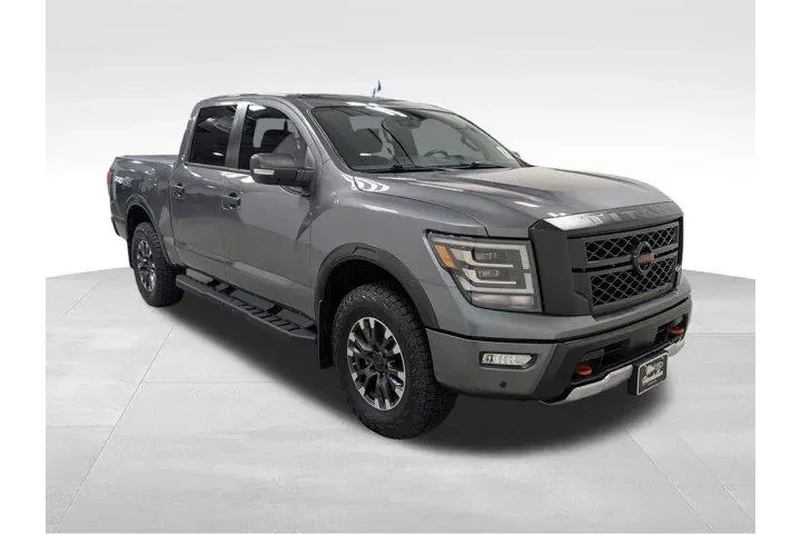 $39998 : Nissan Titan 2022 4x4 SV 4dr image 6