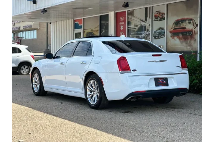 $13499 : 2017 300 C image 7