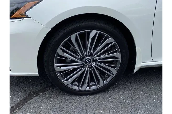 $23995 : Nissan Altima 2023 AWD 2.5 S image 8