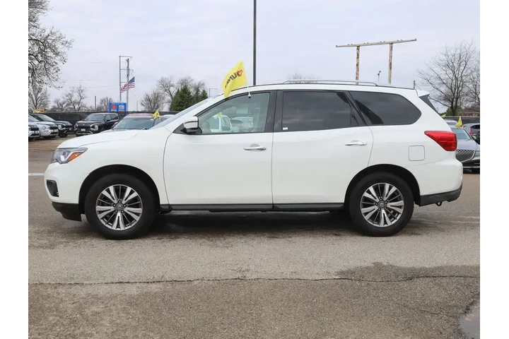 $17777 : Nissan Pathfinder 2019 4x4 S image 6