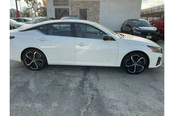 $20788 : Nissan Altima 2024 2.5 SR 4d image 9