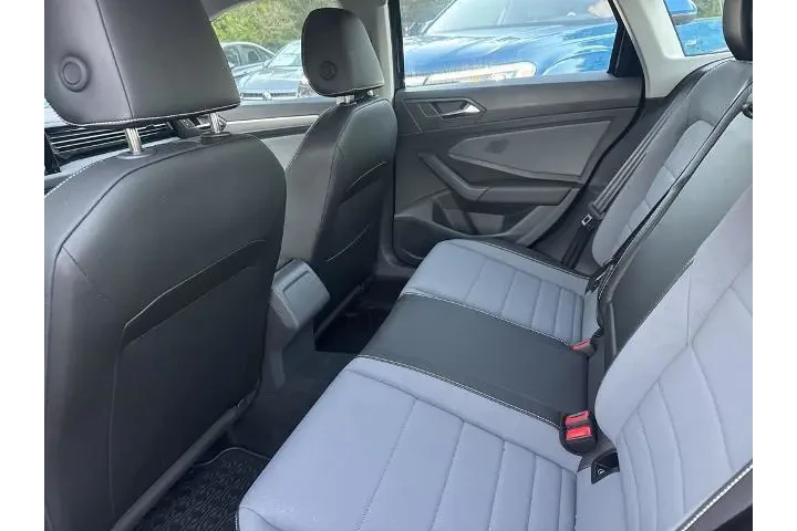 $21949 : Volkswagen Jetta 2025 SE 4dr image 9