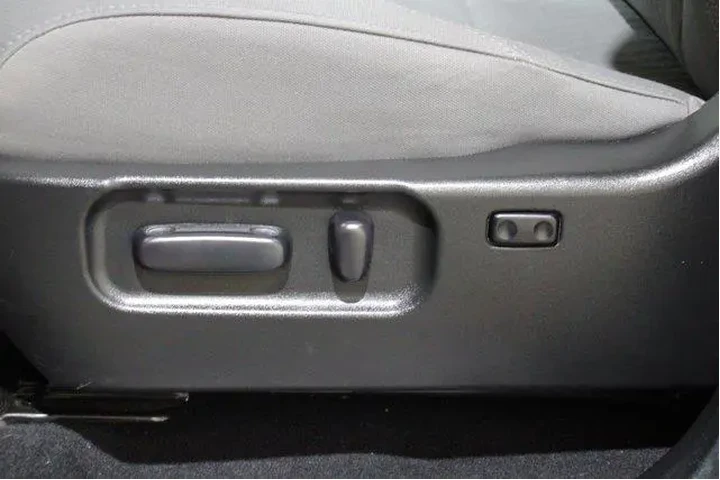 $38482 : Toyota Tacoma 2023 4x4 SR5 V image 4