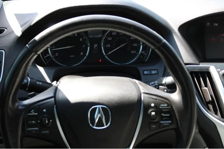 $16995 : 2017 TLX FWD image 9