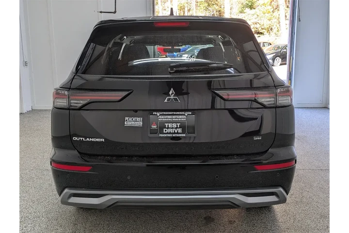 $28797 : Mitsubishi Outlander 2025 SE image 5