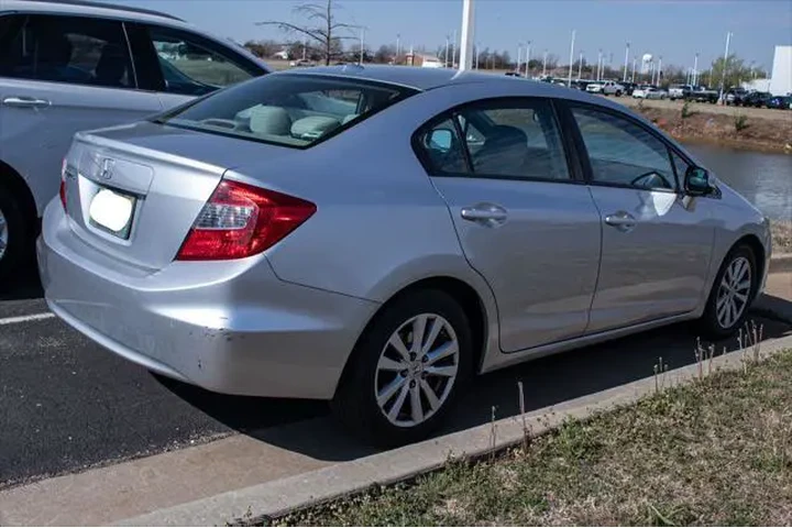 $9000 : Honda Civic 2012 EX 4dr Seda image 4