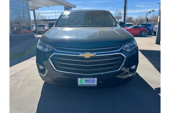 2020 Traverse LT Cloth AWD image 2