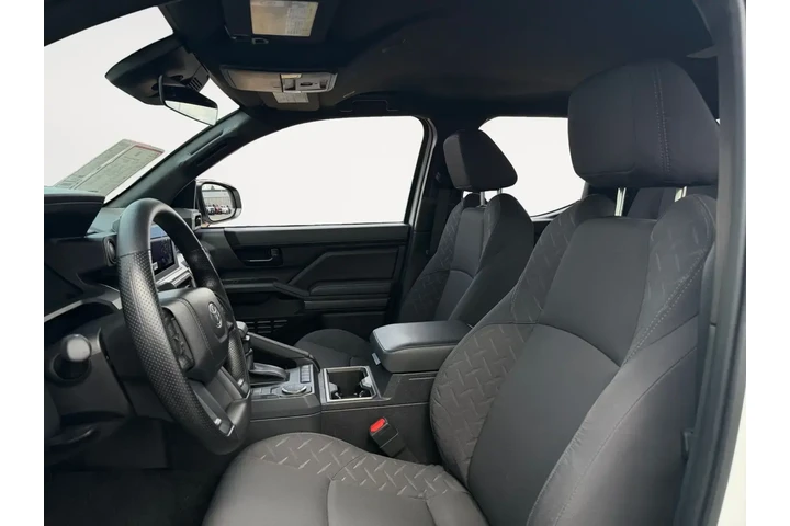 $37999 : Toyota Tacoma 2025 4x2 SR5 4 image 9