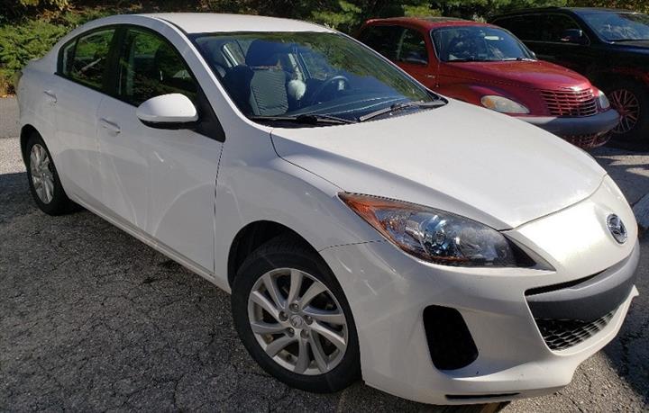 $4500 : 2012 Mazda 3 Touring Sedan image 1
