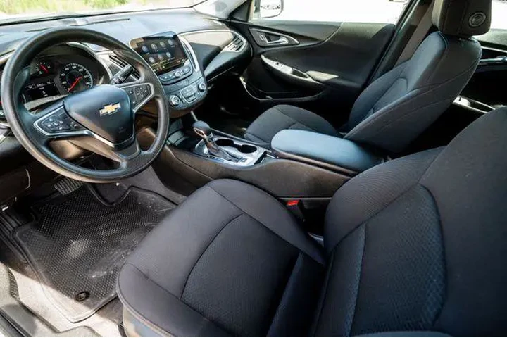 $19252 : Chevrolet Malibu 2023 LS 4dr image 5