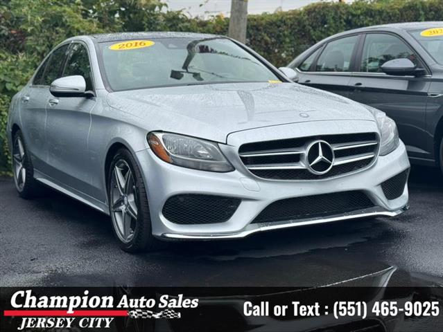 Used 2017 C-Class C 300 4MATI image 2