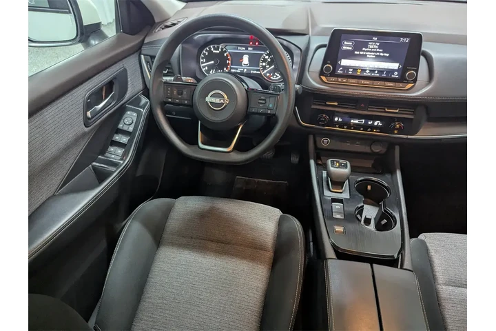 $21797 : Nissan Rogue 2023 SV 4dr Cro image 7