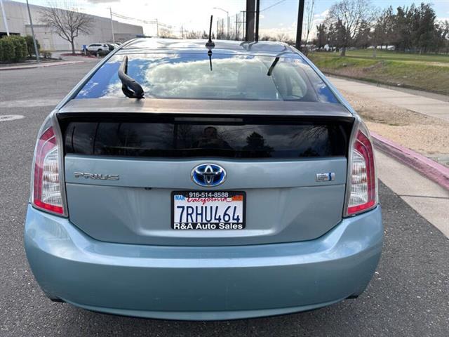 $10350 : 2012 Prius Four image 5