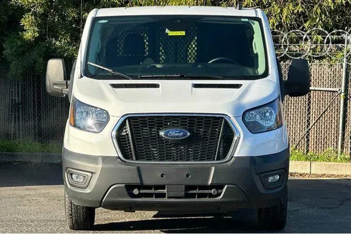 $32871 : Ford Transit 2024 250 3dr SW image 6