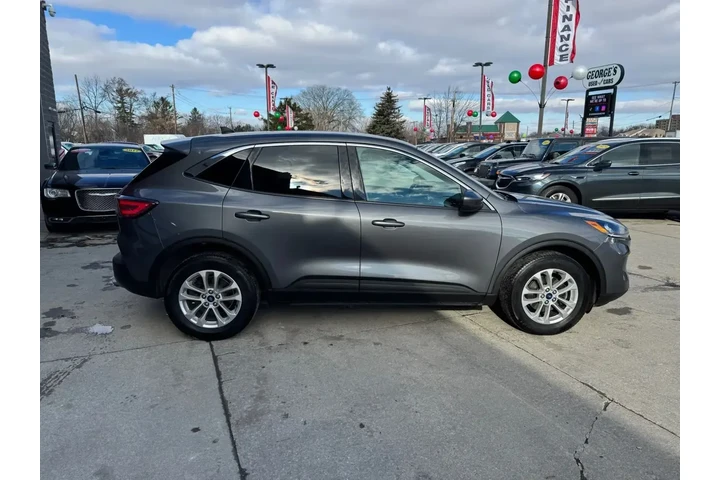 $14891 : Ford Escape 2021 AWD SE 4dr image 4