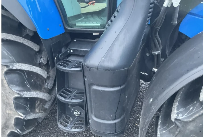 $15000 : Tractor New Holland T5.120EC image 8