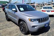 $14995 : 2017 Grand Cherokee Laredo thumbnail