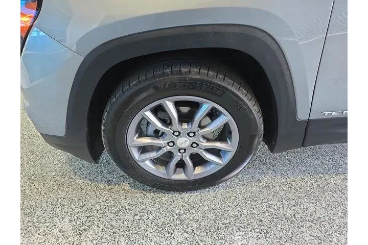 $21999 : GMC Terrain 2023 SLT 4dr SUV image 3