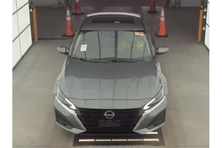 $24193 : Nissan Altima 2023 AWD 2.5 S image 2