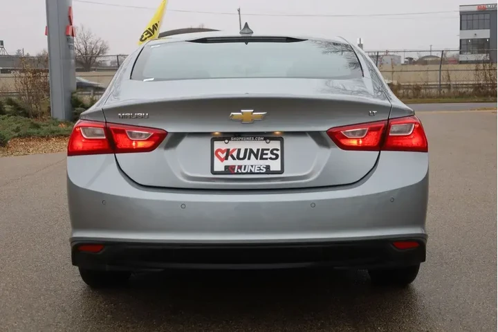 $18977 : Chevrolet Malibu 2024 LT 4dr image 8