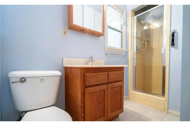 $2000 : 2Bed Home in South Los Angeles image 7