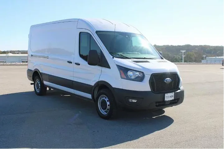 $33200 : Ford Transit 2021 250 3dr SW image 1