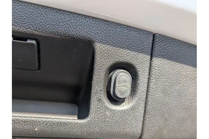 $35000 : Chevrolet Suburban 2019 4x4 image 6