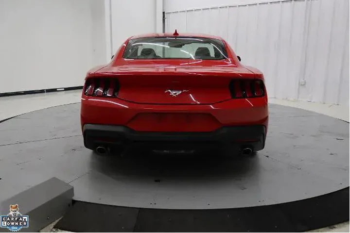 $26170 : Ford Mustang 2024 EcoBoost 2 image 6