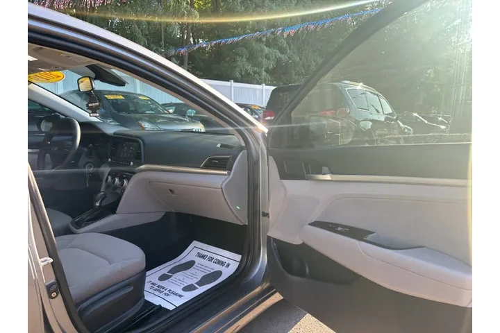 $11499 : 2019 Elantra SEL image 8