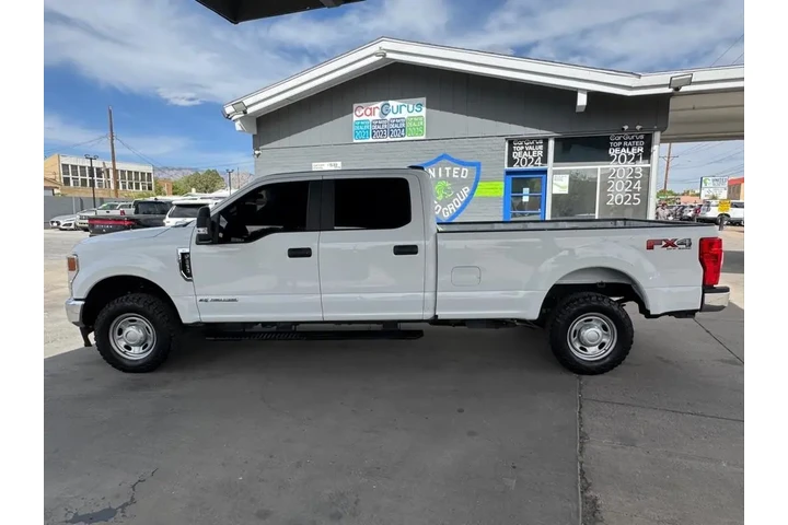 2022 F-250 SD Platinum Crew C image 8