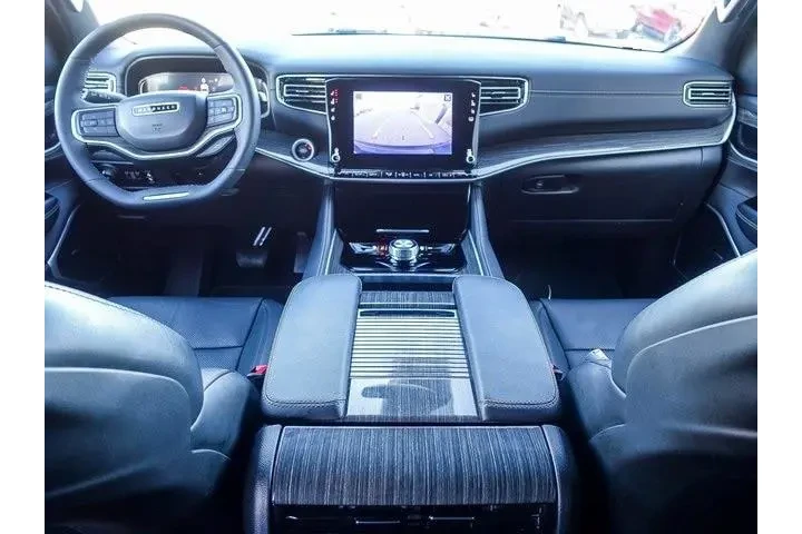 $38757 : Jeep Wagoneer 2022 4x2 Serie image 4