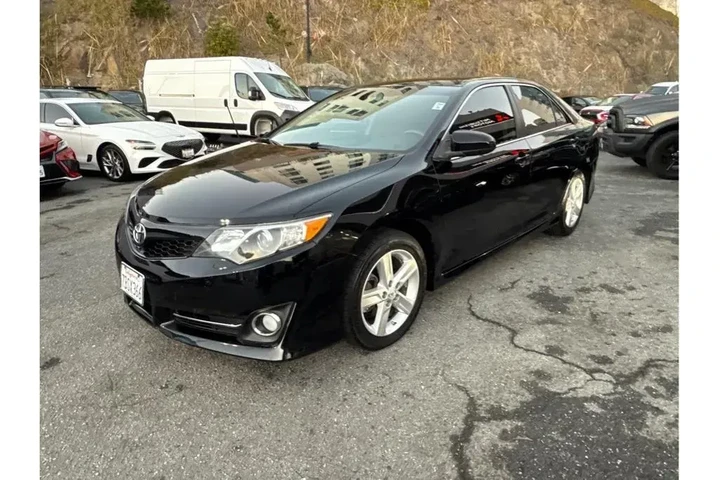 $14888 : Toyota Camry 2014 SE 4dr Sed image 6