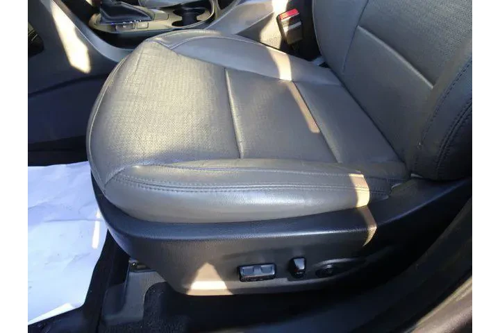 $10741 : Hyundai SANTA FE Sport 2016 image 9