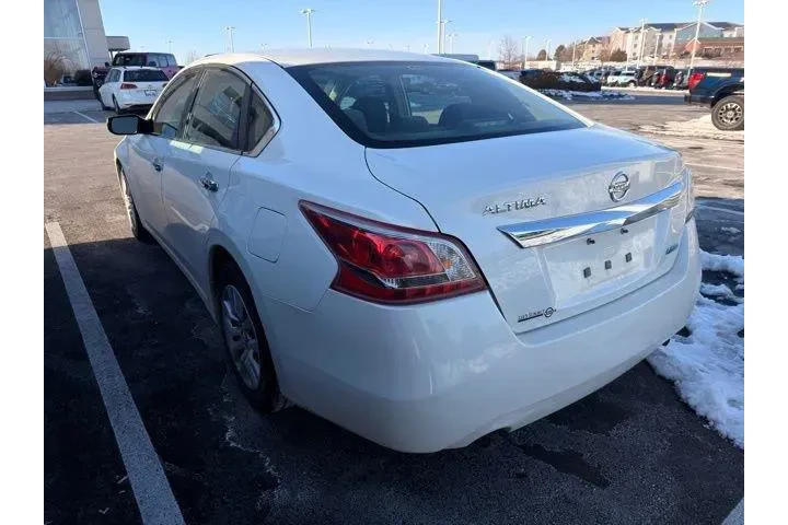 $6900 : Nissan Altima 2013 2.5 4dr S image 3