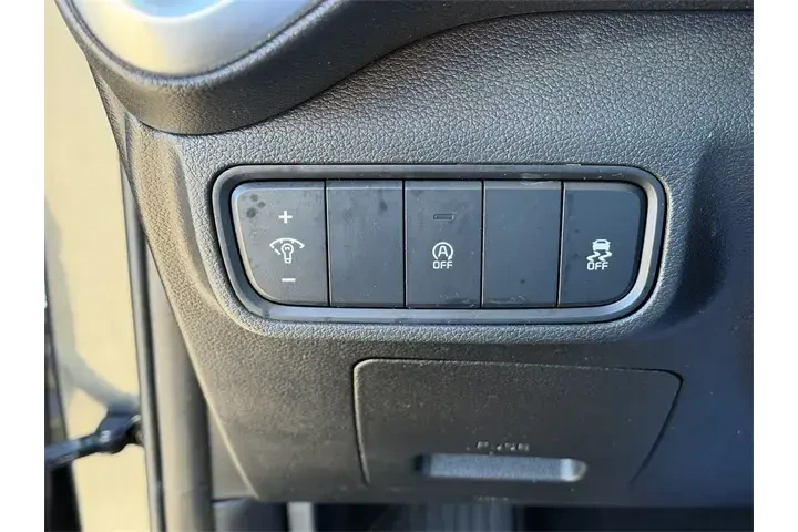 $14450 : Kia Soul 2022 LX 4dr Crossov image 1