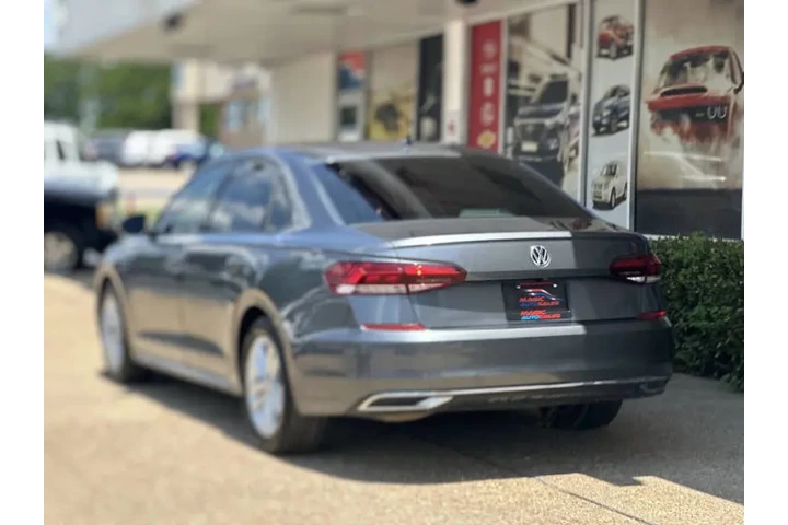 $18499 : 2021 Passat S image 7