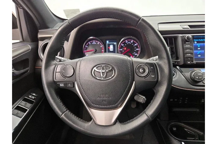 $17998 : Toyota RAV4 2016 AWD SE 4dr image 10