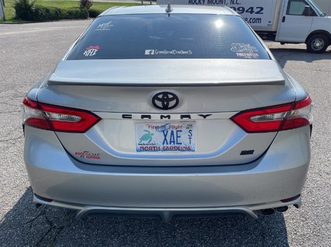 $17590 : PRE-OWNED 2018 TOYOTA CAMRY SE image 5