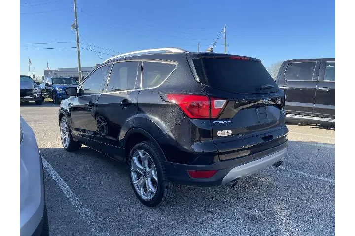 $13940 : Ford Escape 2019 Titanium 4d image 3
