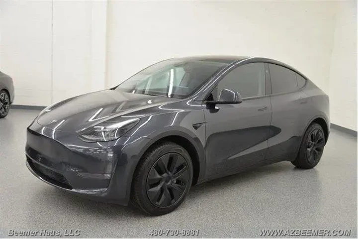 $28998 : Tesla Model Y 2024 AWD Long image 3